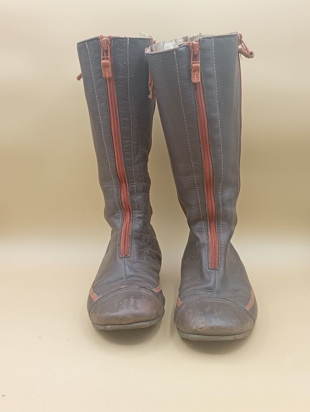 Botas de cuero con cremallera