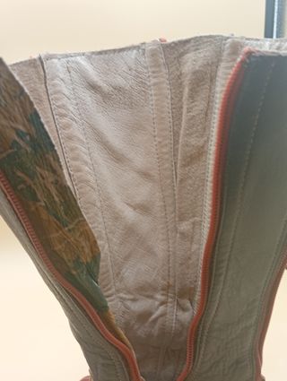 Botas de cuero con cremallera