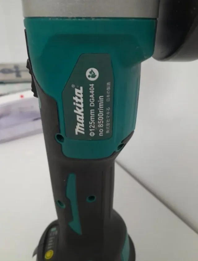 Amoladora Makita 18V 5.0Ah