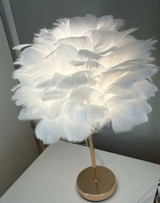 Lampada piume artificiali