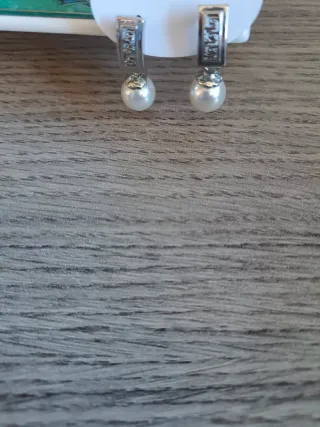 Pendientes de perlas y plateado