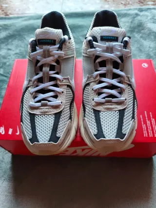 Nike Zoom Vomero 5 PRM 
