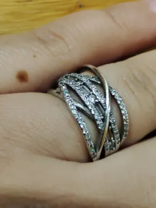 Anillo plata brillantes diseño cruzado