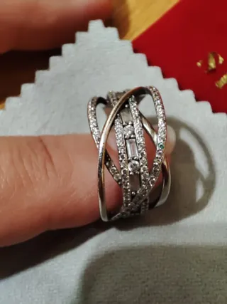 Anillo plata brillantes diseño cruzado