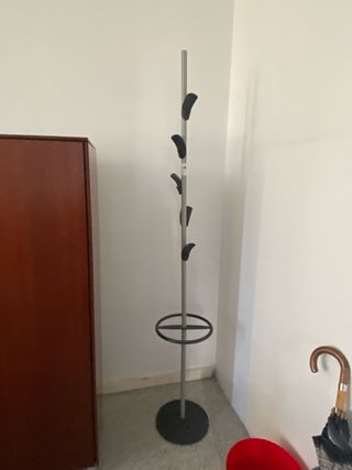 Perchero de pie moderno