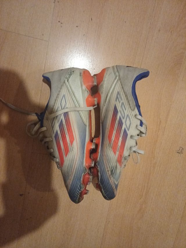 Botas de fútbol Adidas Talla X
F50