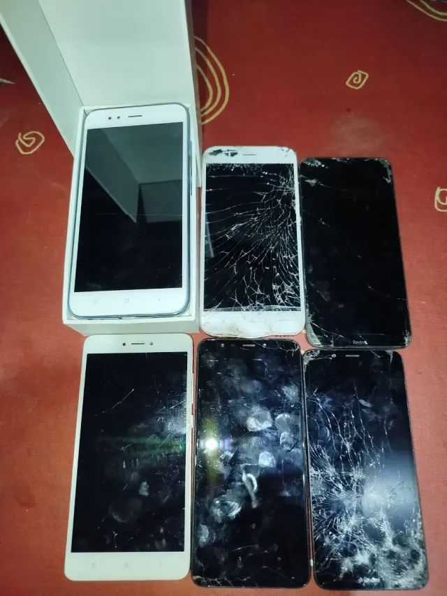 Lote Xiaomi para piezas (oro, plata)