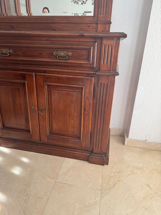 Aparador madera maciza con espejo clásico