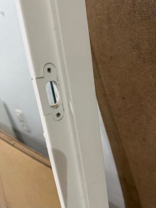 Puerta lacada blanca con cristales