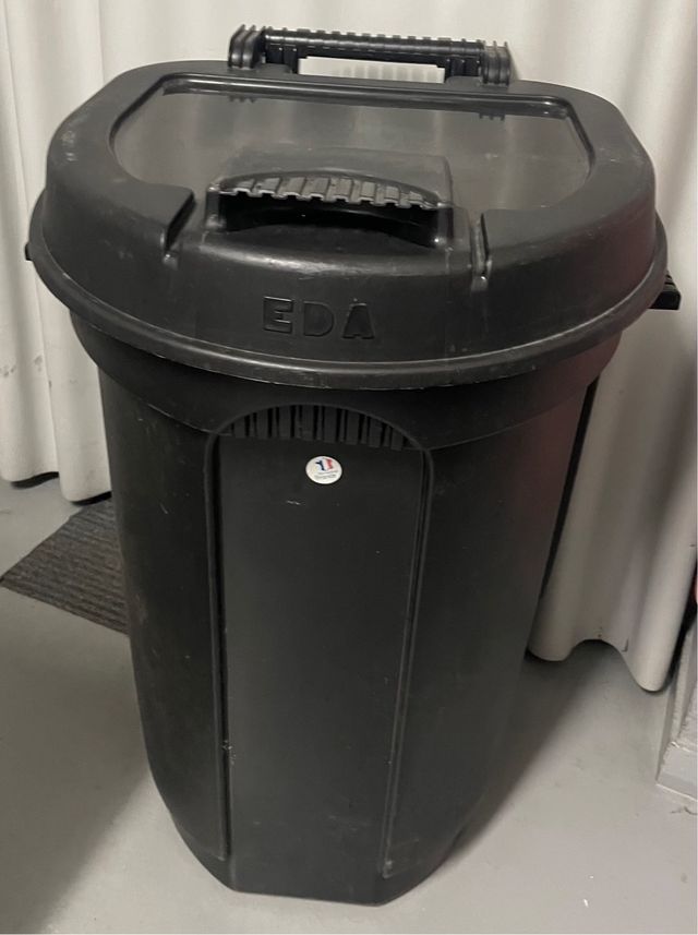 Cubo de basura EDA con 2 ruedas