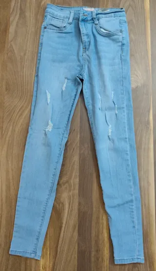 Pantalones vaqueros desgastados azules