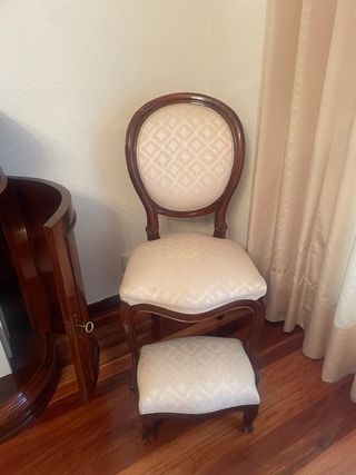 Mesa de comedor vintage con 8 sillas