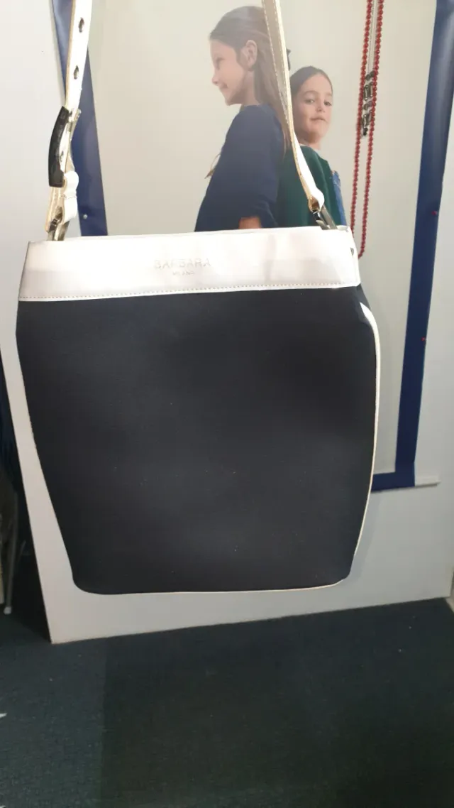 8 Malas senhora ,3,50€ cada ou 28€ conjunto,