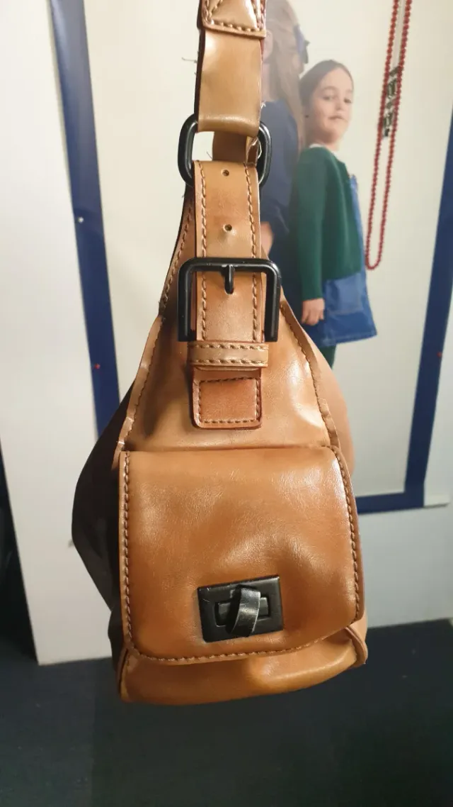 8 Malas senhora ,3,50€ cada ou 28€ conjunto,