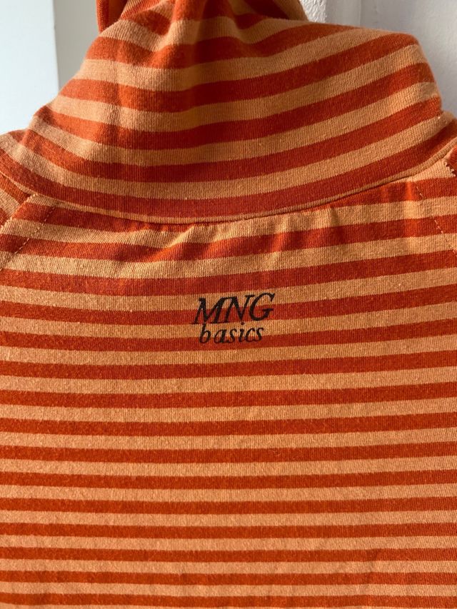 Camiseta vintage Mango cuello alto a rayas