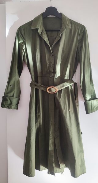 Vestido verde militar Mango.

