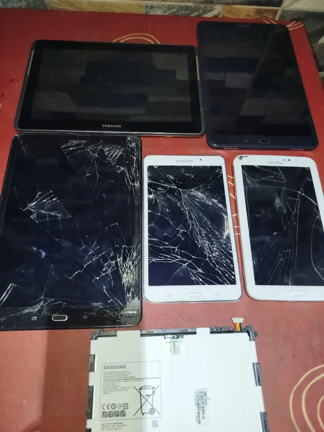 Lote 5 Tablets Samsung para piezas