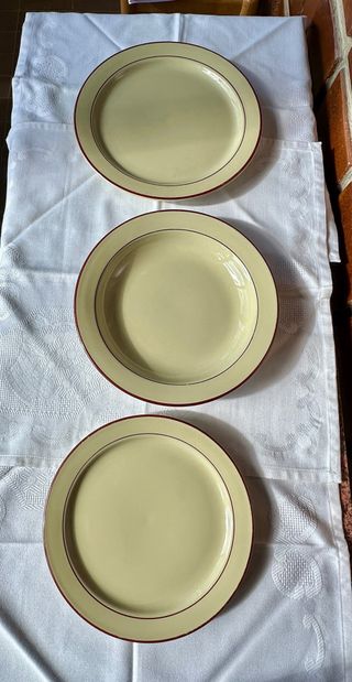 Vajilla Vintage Álvarez Beige y Rojo