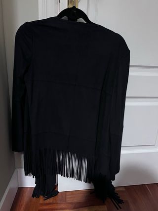 Chaqueta Zara flecos negra Talla S