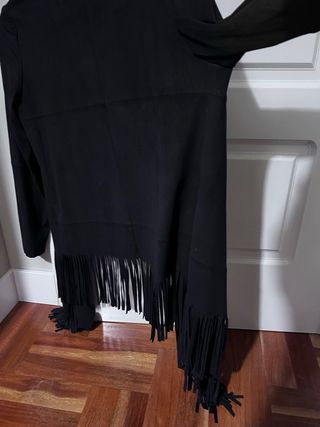 Chaqueta Zara flecos negra Talla S
