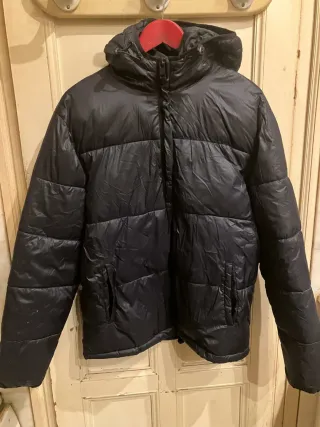 Cortavientos Zara Negro con Capucha