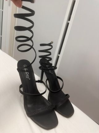 Zapatos de tacón negros con espiral talla 40/41