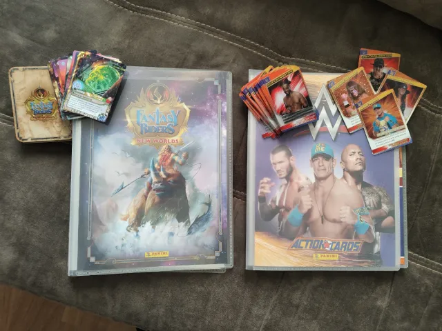 Lote Fantasy Riders New Worlds y WWF Action Cards