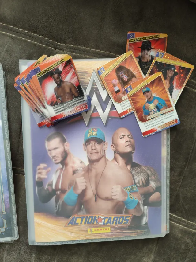 Lote Fantasy Riders New Worlds y WWF Action Cards