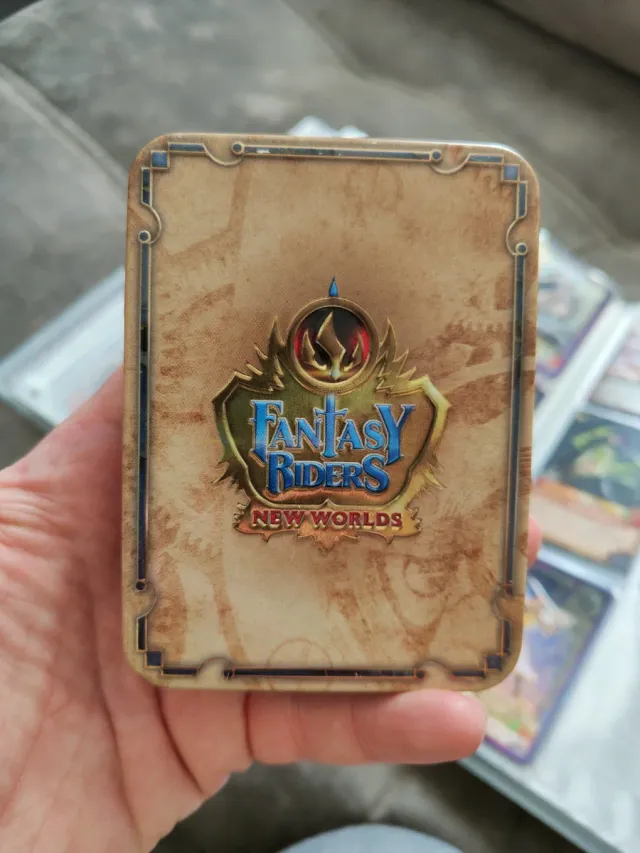 Lote Fantasy Riders New Worlds y WWF Action Cards