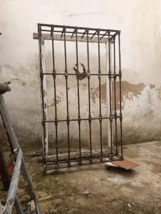 2 Rejas de Hierro Antiguas