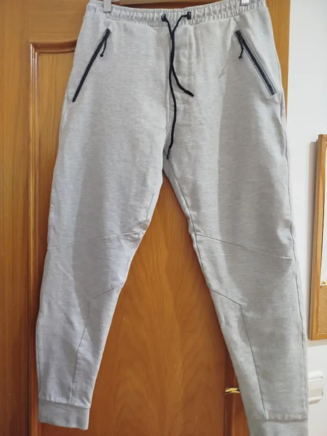 Pull and Bear Pantalón Chándal Gris
