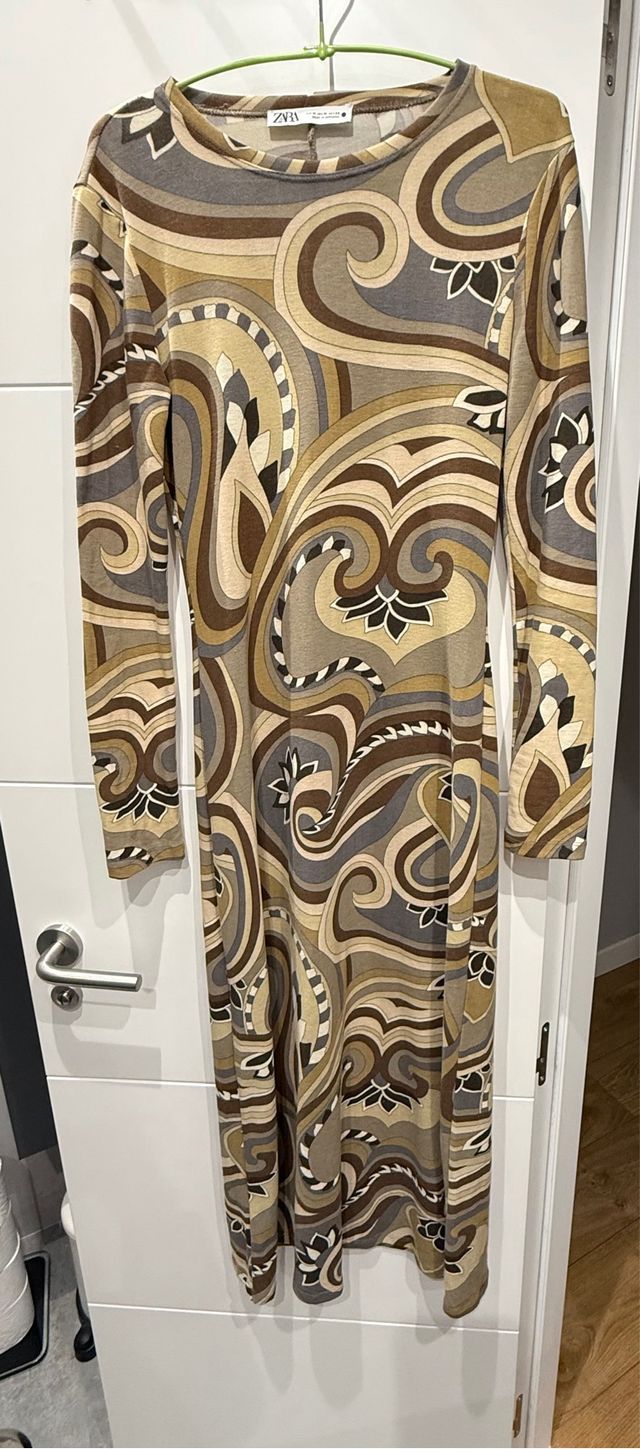 Vestido de punto largo Zara estampado