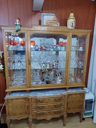 Conjunto salón/recibidor de madera maciza y mármol