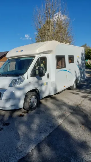 Autocaravana pilote 670 perfilada