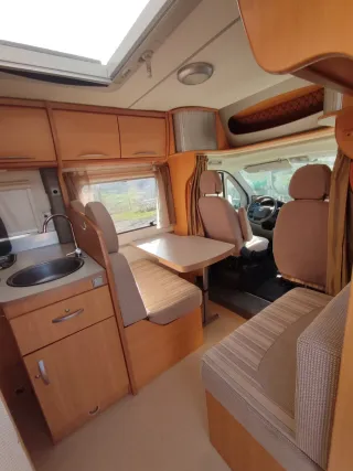 Autocaravana pilote 670 perfilada