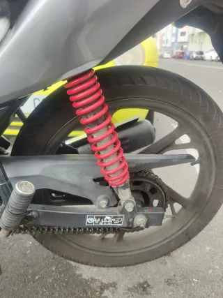 Vendo Honda CB125F Blanca con Baúl