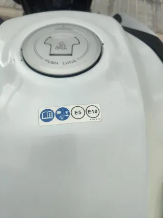 Vendo Honda CB125F Blanca con Baúl