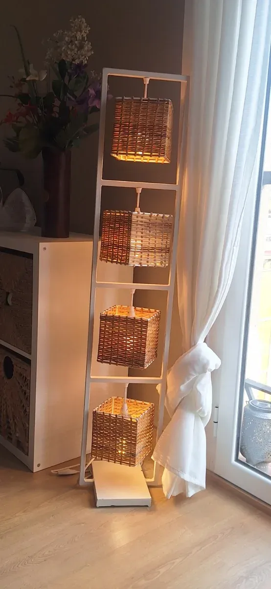 Lámpara de pie Maison du Monde + bombillas