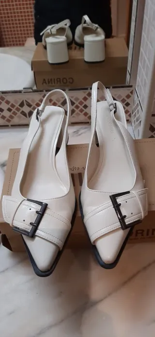 Zapatos slingback punta tacón grueso beige