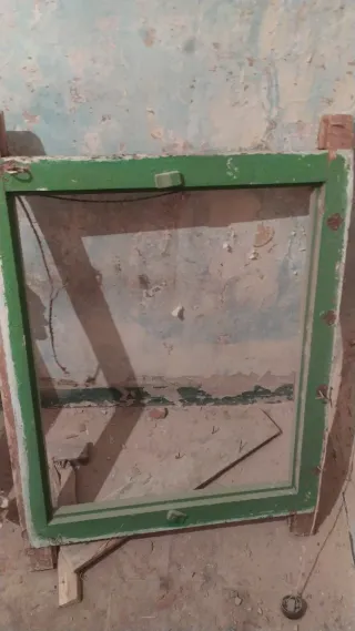 Marco de ventana verde medida 1,09×77