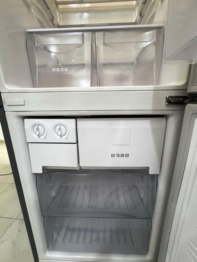 FRIGORIFICO COMBI SAMSUNG NO FROST GRIS PLATA