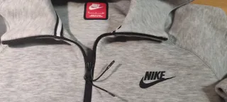 Nike Tech Giacca Felpa con capuccio S 42-44 grigia