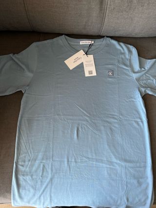 Camiseta Calvin Klein. Nueva.