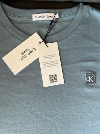 Camiseta Calvin Klein. Nueva.