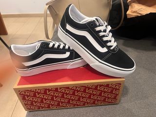 Zapatillas Vans plataforma negras y blancas 