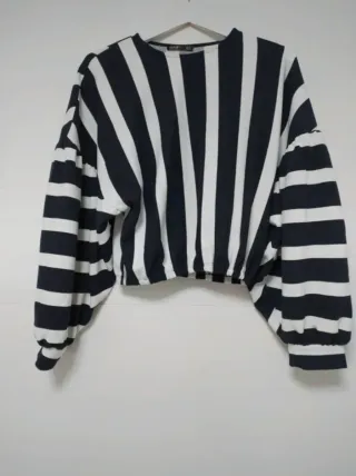 Sudadera Bershka rayas y París