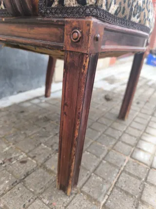 Silla antigua estampada