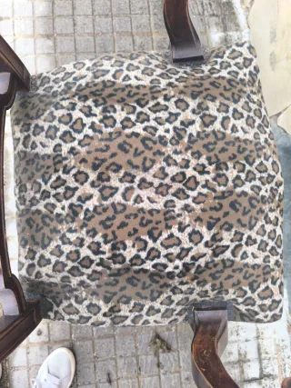 Silla antigua estampada