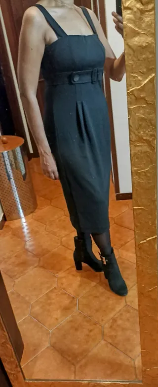 Abito midi con spalline rimovibili