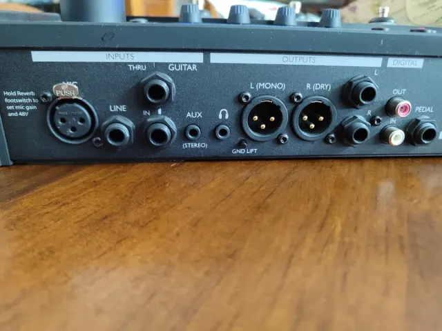 TC Helicon VoiceLive 2 / Multiefectos Vocal + Loop